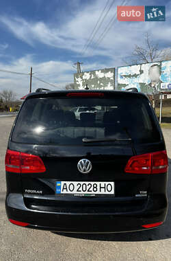 Минивэн Volkswagen Touran 2010 в Рокосово