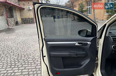 Минивэн Volkswagen Touran 2011 в 