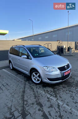 Минивэн Volkswagen Touran 2008 в Житомире