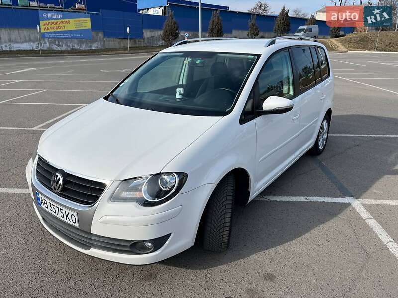 Мінівен Volkswagen Touran 2009 в Вінниці