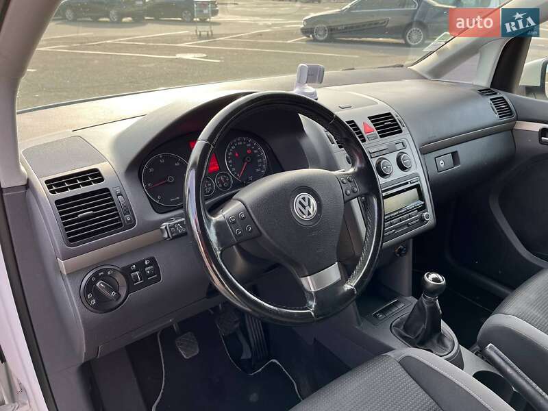 Мінівен Volkswagen Touran 2009 в Вінниці