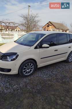 Минивэн Volkswagen Touran 2013 в Кельменцах