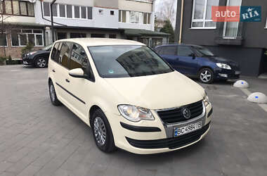 Минивэн Volkswagen Touran 2010 в Львове