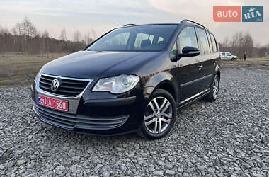 Минивэн Volkswagen Touran 2010 в Луцке