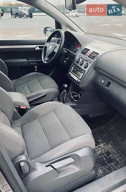 Минивэн Volkswagen Touran 2007 в 