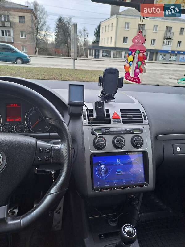 Минивэн Volkswagen Touran 2010 в Звягеле