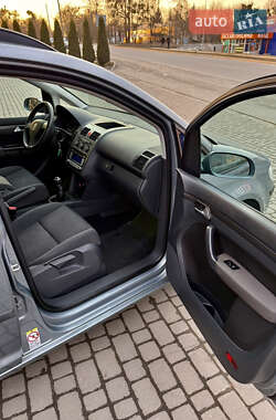 Мінівен Volkswagen Touran 2008 в 