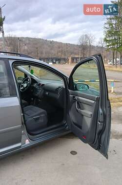 Минивэн Volkswagen Touran 2004 в 