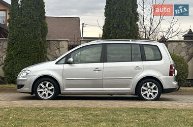 Мінівен Volkswagen Touran 2008 в Сарнах