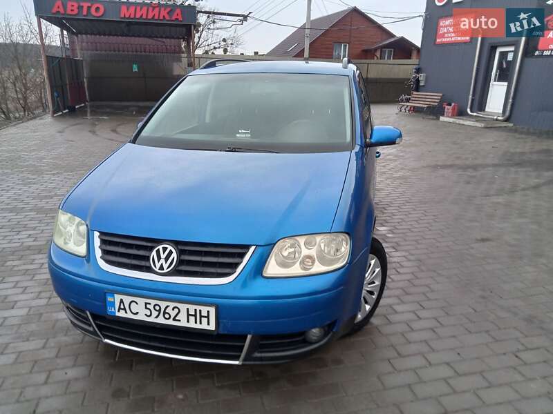 Минивэн Volkswagen Touran 2003 в Горохове