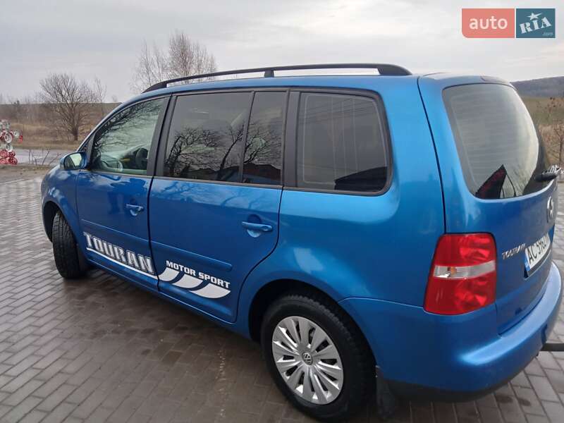 Минивэн Volkswagen Touran 2003 в Горохове