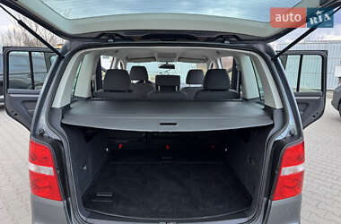 Минивэн Volkswagen Touran 2006 в 