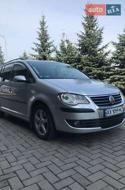 Минивэн Volkswagen Touran 2007 в 