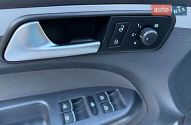 Минивэн Volkswagen Touran 2014 в 