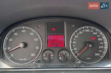 Минивэн Volkswagen Touran 2003 в 