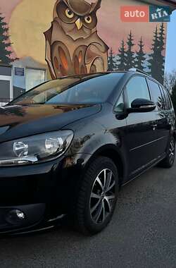 Минивэн Volkswagen Touran 2015 в 