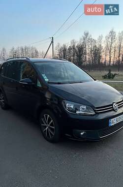 Минивэн Volkswagen Touran 2015 в 