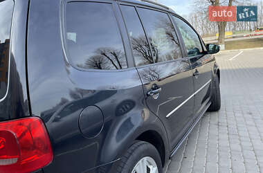 Минивэн Volkswagen Touran 2011 в 