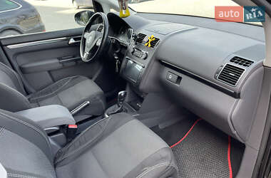 Минивэн Volkswagen Touran 2011 в 