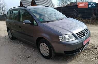 Минивэн Volkswagen Touran 2005 в 