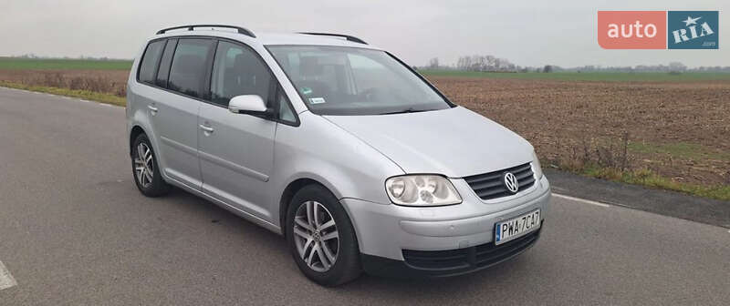 Минивэн Volkswagen Touran 2005 в 