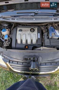 Мінівен Volkswagen Touran 2003 в 