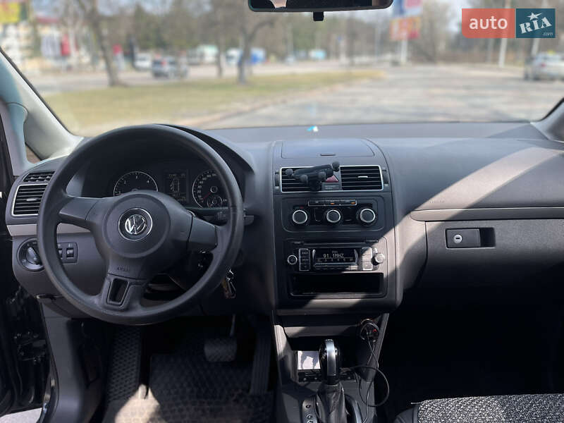 Мінівен Volkswagen Touran 2014 в Житомирі