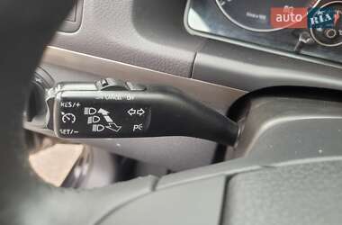 Минивэн Volkswagen Touran 2009 в 
