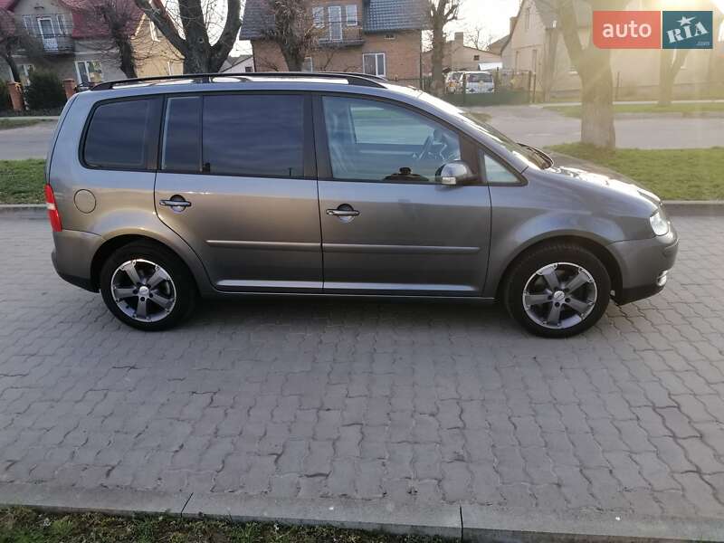 Мінівен Volkswagen Touran 2003 в Львові фото 6 Мінівен Volkswagen Touran 2003 в Львові