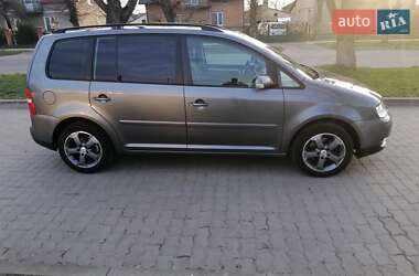 Минивэн Volkswagen Touran 2004 в 