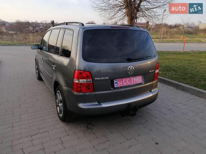 Мінівен Volkswagen Touran 2003 в Львові фото 10 Мінівен Volkswagen Touran 2003 в Львові