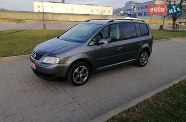 Минивэн Volkswagen Touran 2004 в 