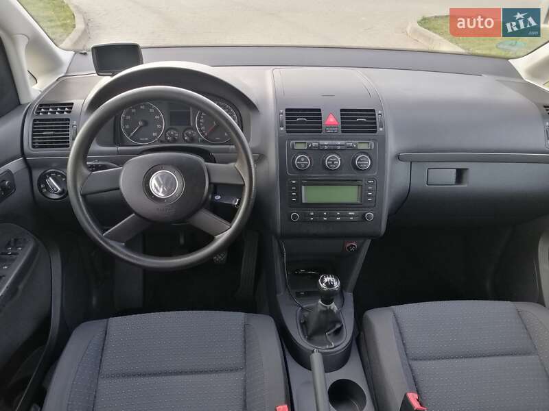 Мінівен Volkswagen Touran 2003 в Львові фото 29 Мінівен Volkswagen Touran 2003 в Львові