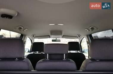 Минивэн Volkswagen Touran 2004 в 