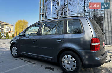 Мінівен Volkswagen Touran 2005 в Нововолинську