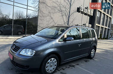 Мінівен Volkswagen Touran 2005 в Нововолинську