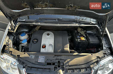 Мінівен Volkswagen Touran 2005 в Нововолинську