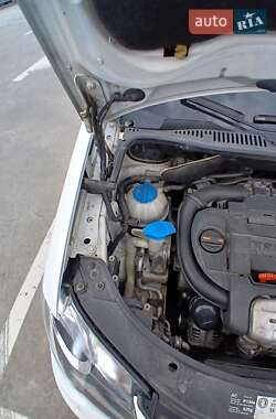 Минивэн Volkswagen Touran 2010 в 