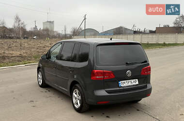Минивэн Volkswagen Touran 2015 в 