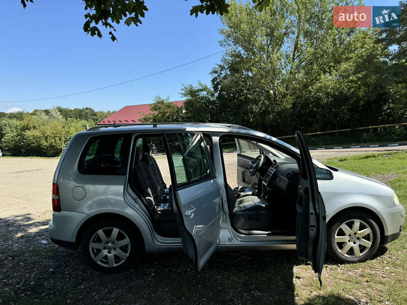 Мінівен Volkswagen Touran 2004 в Бурштині