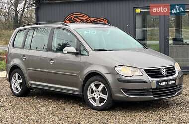 Мінівен Volkswagen Touran 2008 в Стрию
