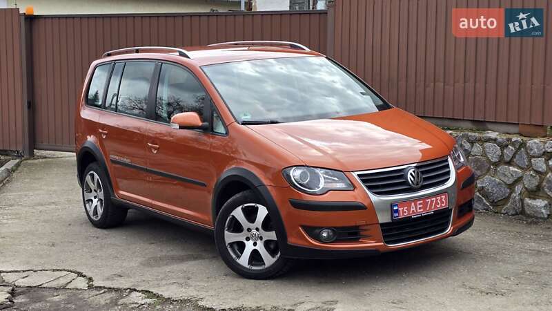 Мінівен Volkswagen Touran 2008 в Полтаві
