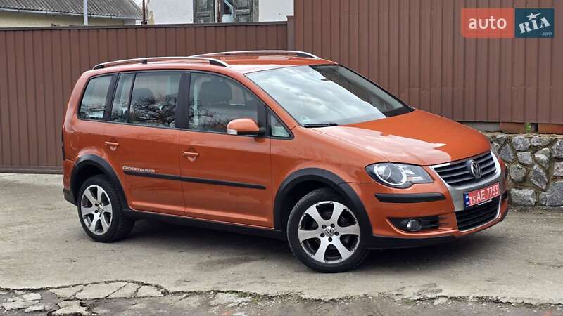 Мінівен Volkswagen Touran 2008 в Полтаві