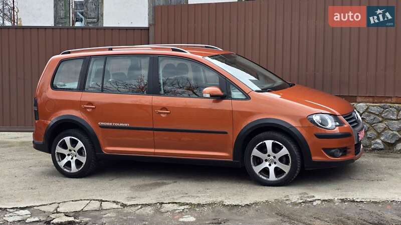 Мінівен Volkswagen Touran 2008 в Полтаві