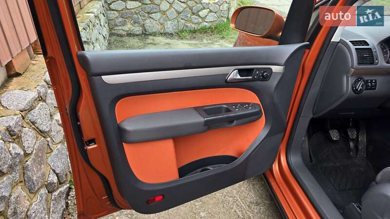 Мінівен Volkswagen Touran 2008 в Полтаві