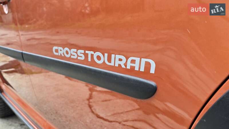 Мінівен Volkswagen Touran 2008 в Полтаві