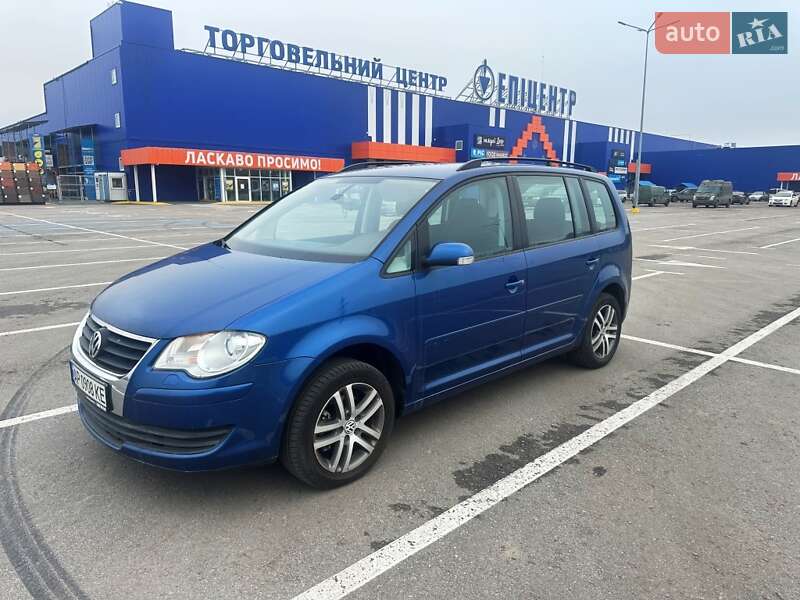 Минивэн Volkswagen Touran 2008 в 