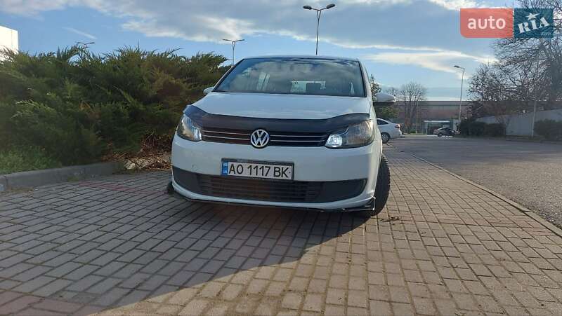 Мінівен Volkswagen Touran 2014 в Ужгороді