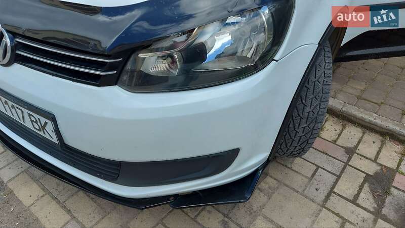 Мінівен Volkswagen Touran 2014 в Ужгороді