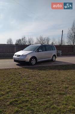 Минивэн Volkswagen Touran 2005 в 